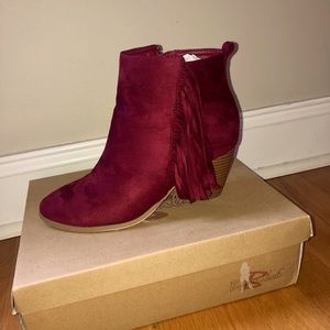 Burgundy bootie size 9